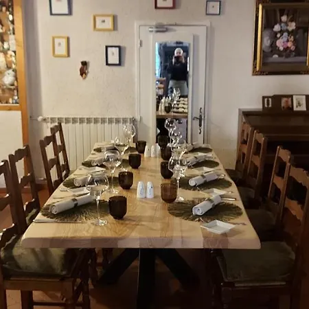 Logis Du Grand Duc Restaurant Hotel Gincla