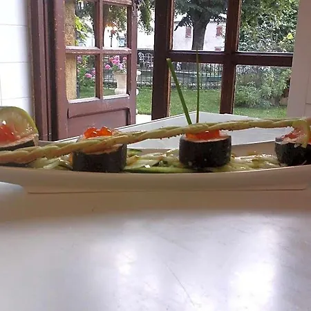 Logis Du Grand Duc Restaurant Gincla
