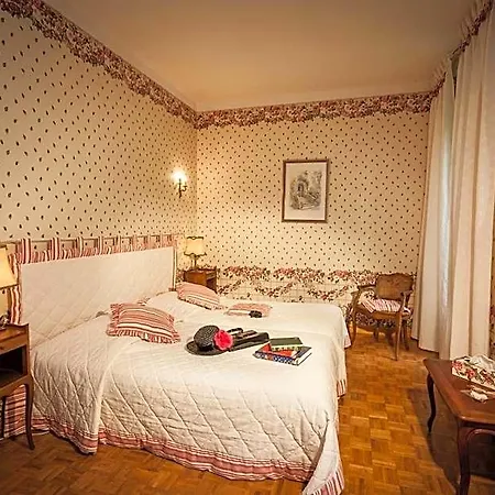 Otel Logis Du Grand Duc Restaurant Gincla