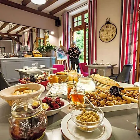 Otel Logis Du Grand Duc Restaurant Gincla