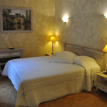 Logis Du Grand Duc Restaurant Gincla