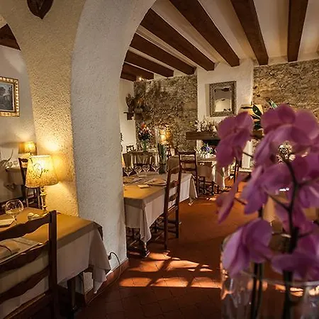 Logis Du Grand Duc Restaurant Hotel Gincla
