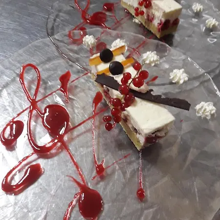 Logis Du Grand Duc Restaurant Hotel Gincla