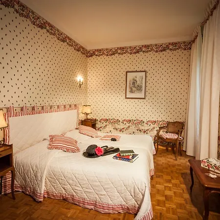 Logis Du Grand Duc Restaurant Hotel Gincla