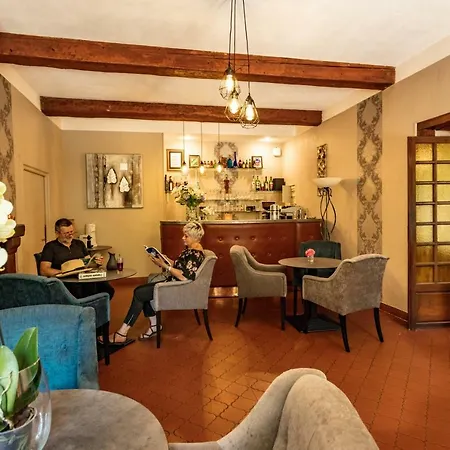 Hotel Logis Du Grand Duc Restaurant 3*