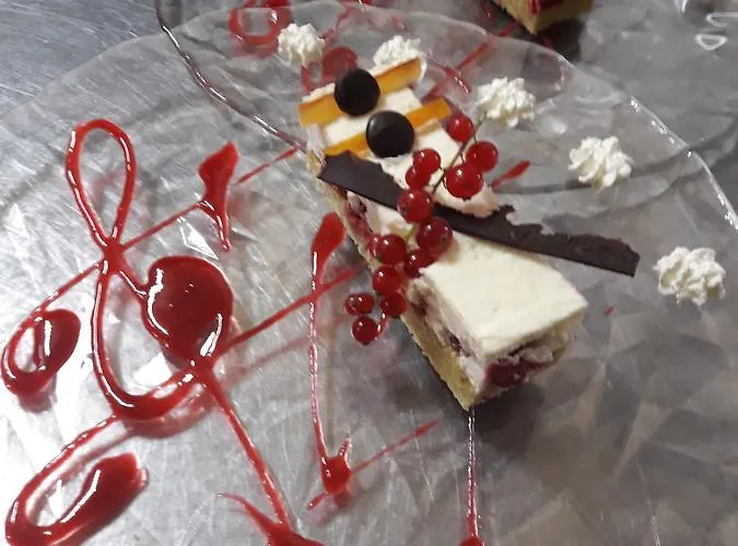 Logis Du Grand Duc Restaurant Hotel Gincla