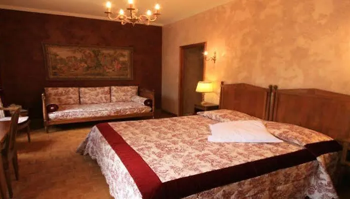 Logis Du Grand Duc Restaurant Hotel 3*